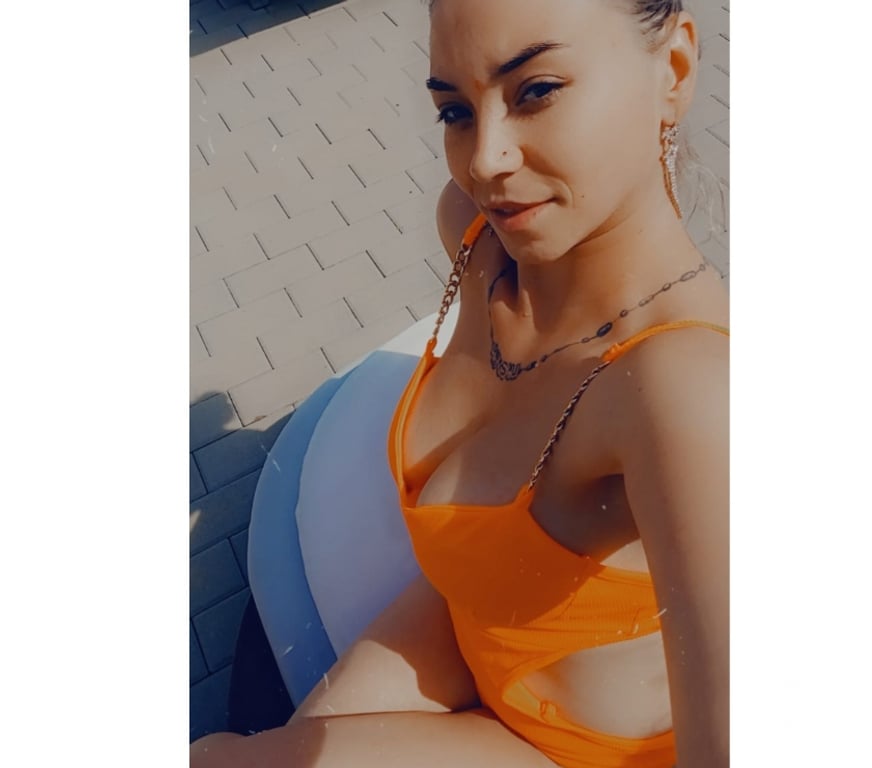 Escorts Norfolk Norwich - Photos for Hi guys i'm adell new in town