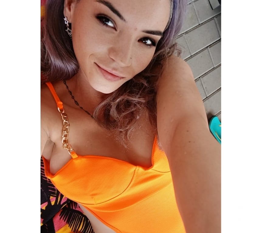 Escorts Norfolk Norwich - Photos for Hi guys i'm adell new in town