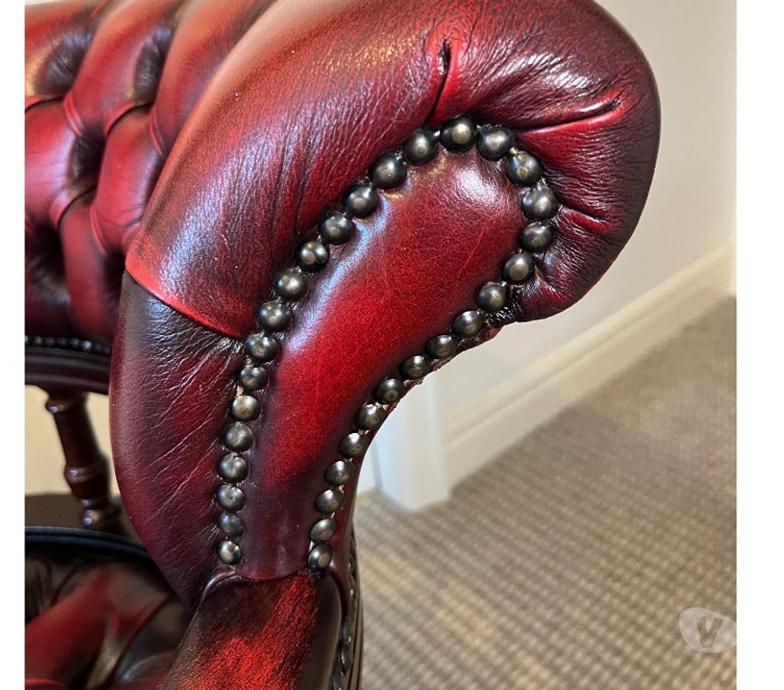 Furniture Staffordshire Stoke-on-Trent - Photos for Chesterfield leather swivel chair - RED