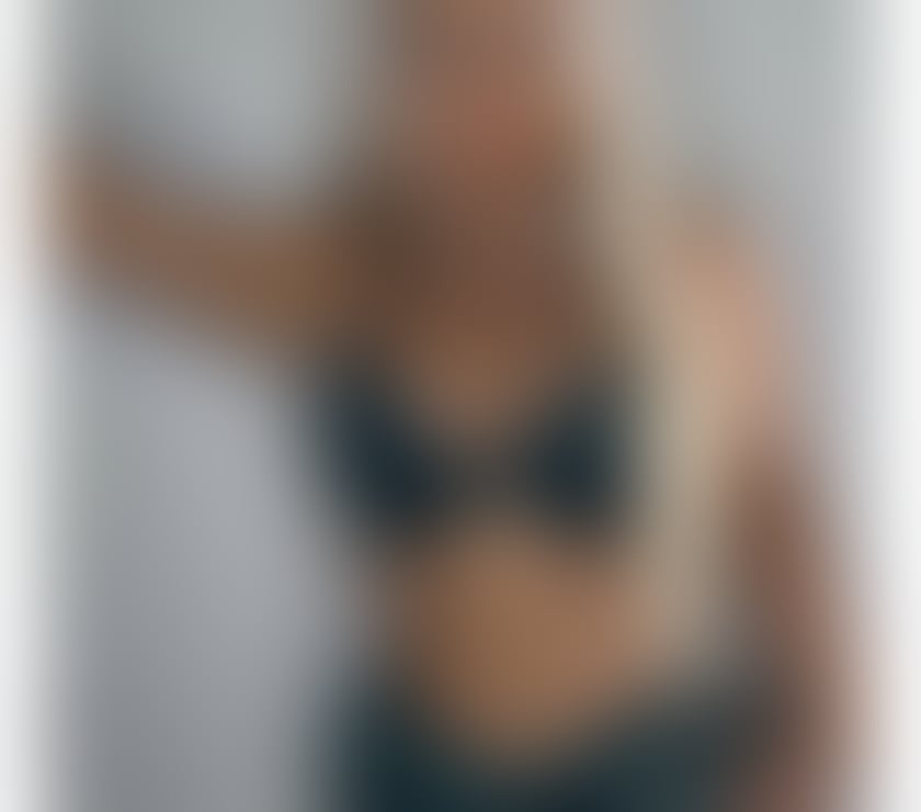 New ❤️Blonde bombshell- Available today & tomorrow only