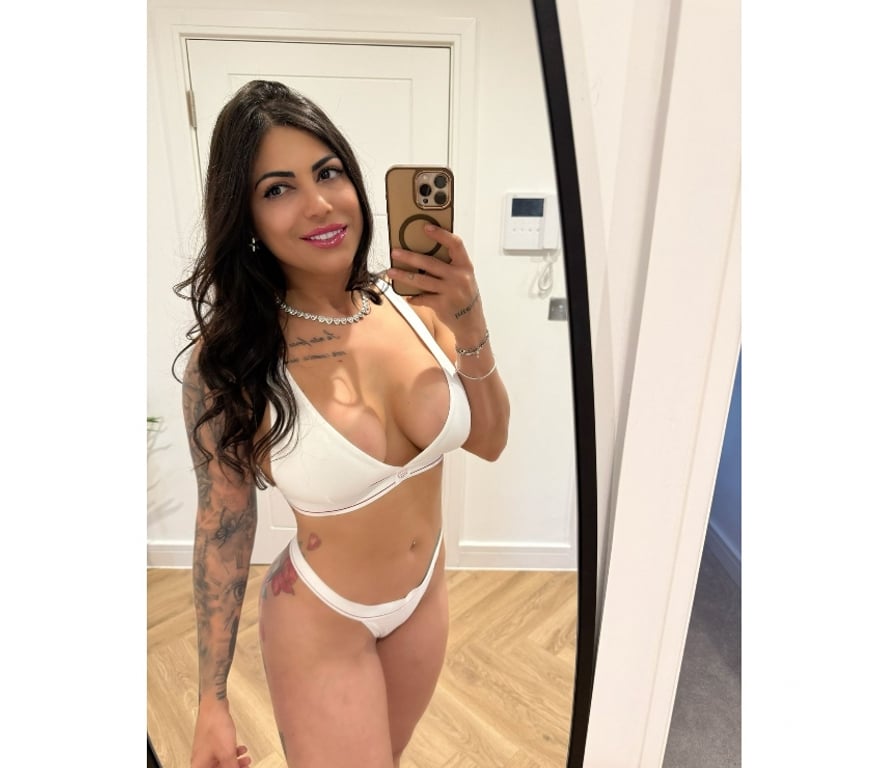 Escorts Hampshire Rushmoor - Photos for 💯 LIVIA HOT BRAZILIAN PARTY GIRL 🔥