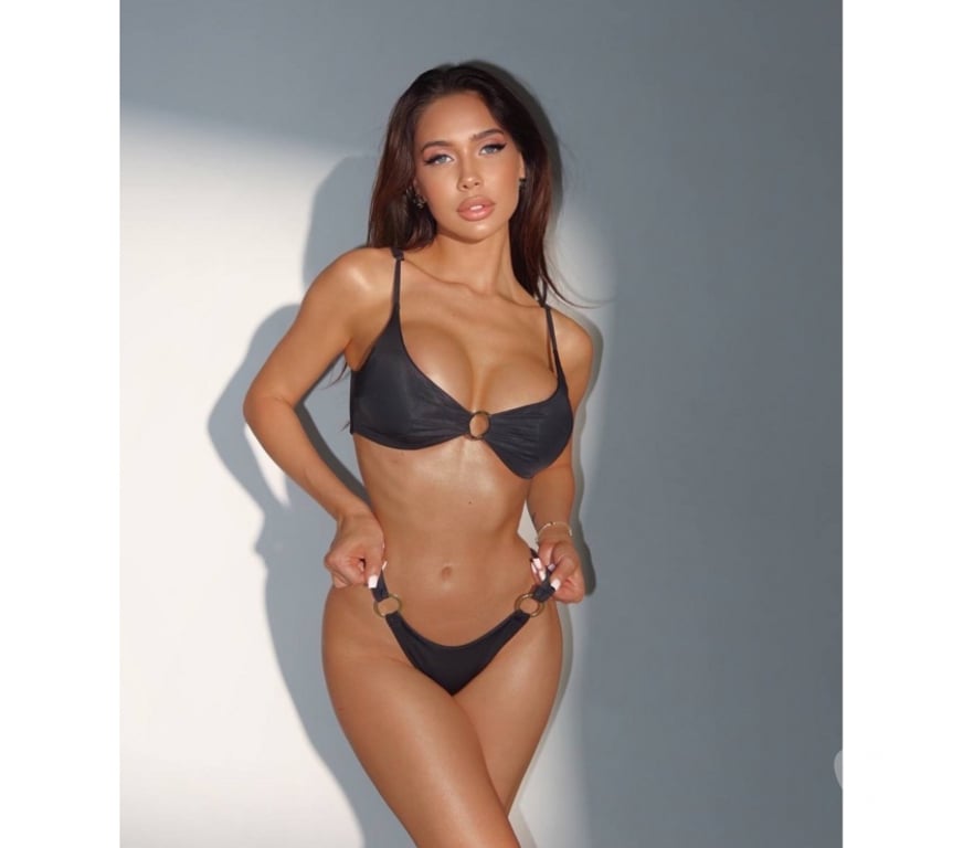 Escorts Hampshire Basingstoke and Deane - Photos for I'm very hot Latina x Valentina x with a naughty body