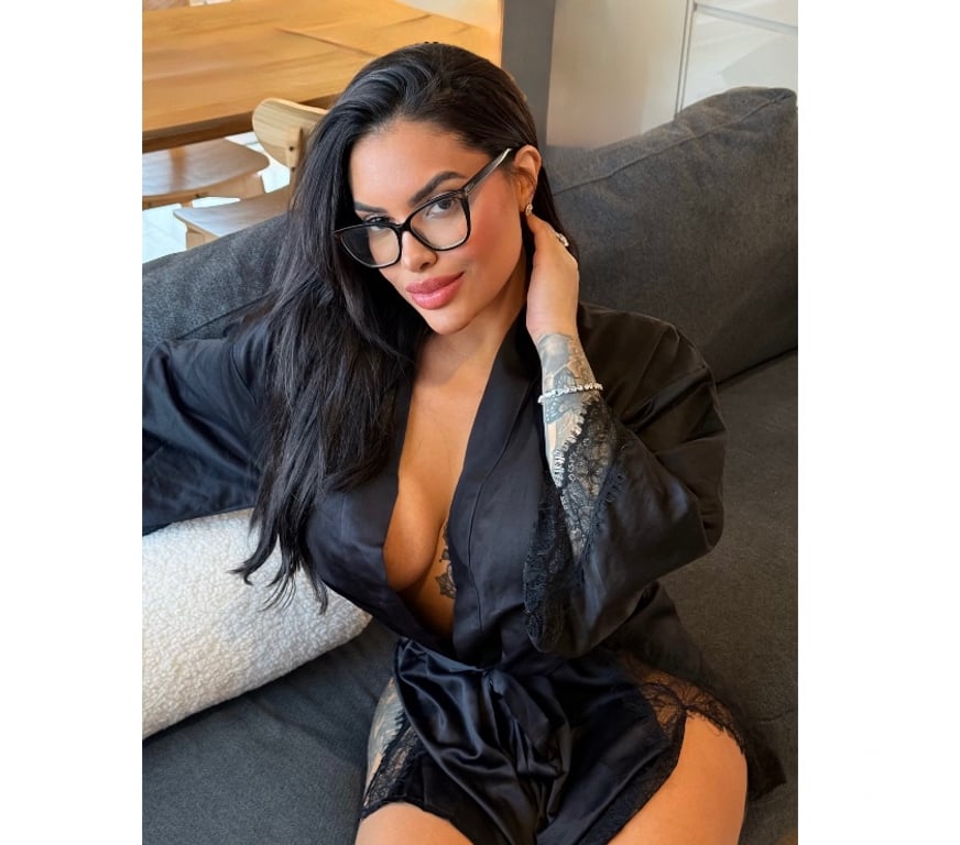 Escorts West Midlands Birmingham - Photos for Lary 🍑 🇧🇷 Hot Brazilian Brunette 🔞