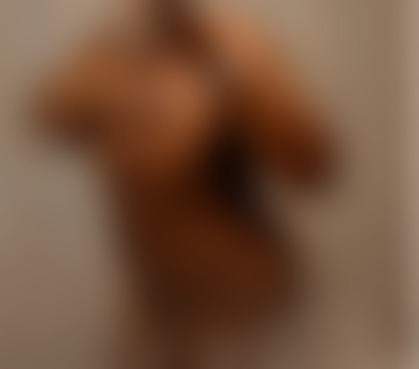 Escorts Greater Manchester Salford - Photos for 6ft tall Amazonian Queen with curves