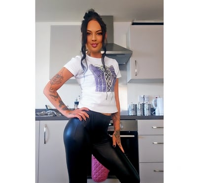 Escorts Sheffield City Centre Sheffield - Photos for White British Rose 07300647789