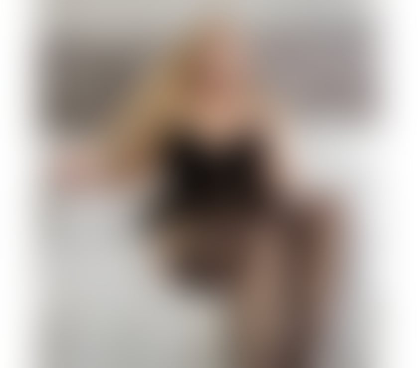 Escorts South West London Tooting Broadway Station - South West London - Photos for 🔥 Blonde Latin Woman 🔥
