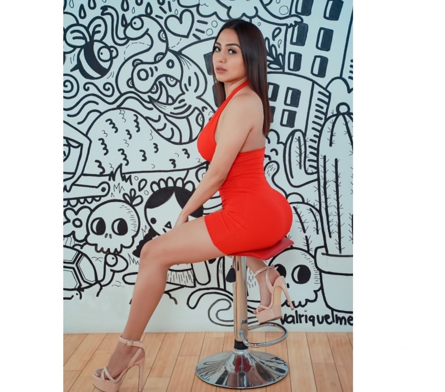 Escorts East London Canary Wharf Station - East London - Photos for HANNA MEXICANA 🇲🇽🔥🔝 ONLY BY WHATSAPP ☎️