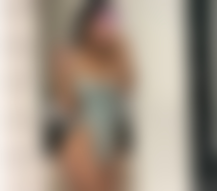 Escorts East London London City Airport - DLR Station - East London - Photos for PETITE BEAUTIFUL BUSTY 🫦 TOP SERVICES 🥵👅