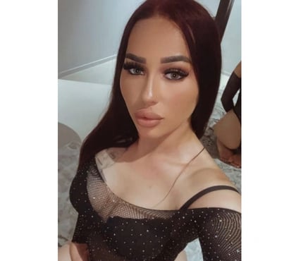 Escort Swindon Town Centre Swindon - Photos for Elly cash on arrival!