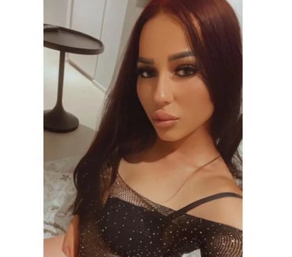 Escort Swindon Town Centre Swindon - Photos for Elly xx arrived here again