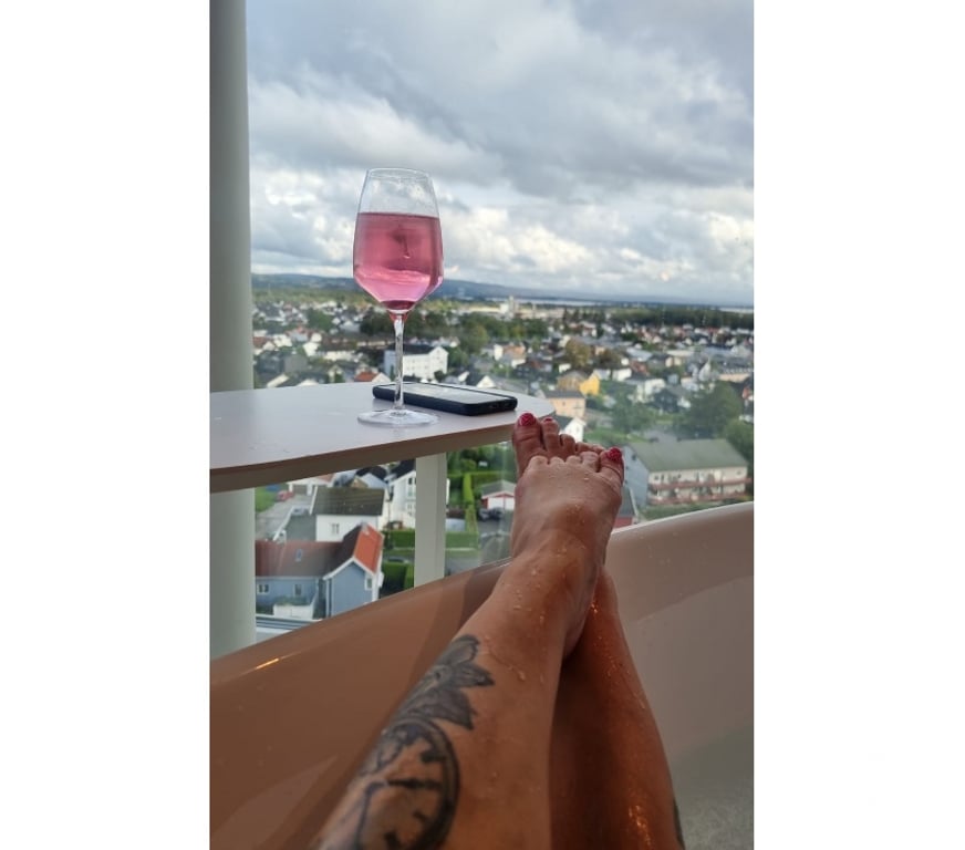 Escorts South East London Bromley - Photos for Polish Blue Eyes BJQueen