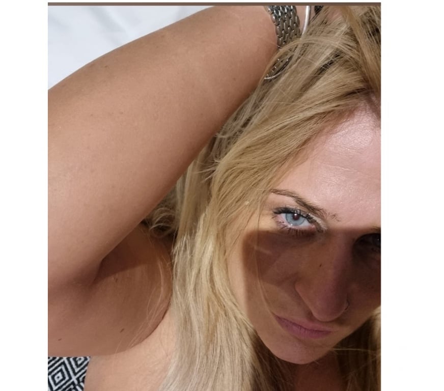 Escorts South East London Bromley - Photos for Polish Blue Eyes BJQueen