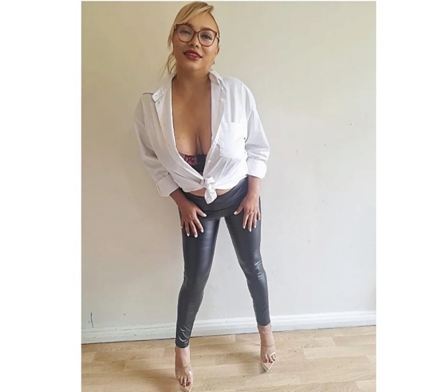 Escorts East London Canary Wharf - East London - Photos for 36EE REAL BUSTY LATINA IN CANARY WHARF