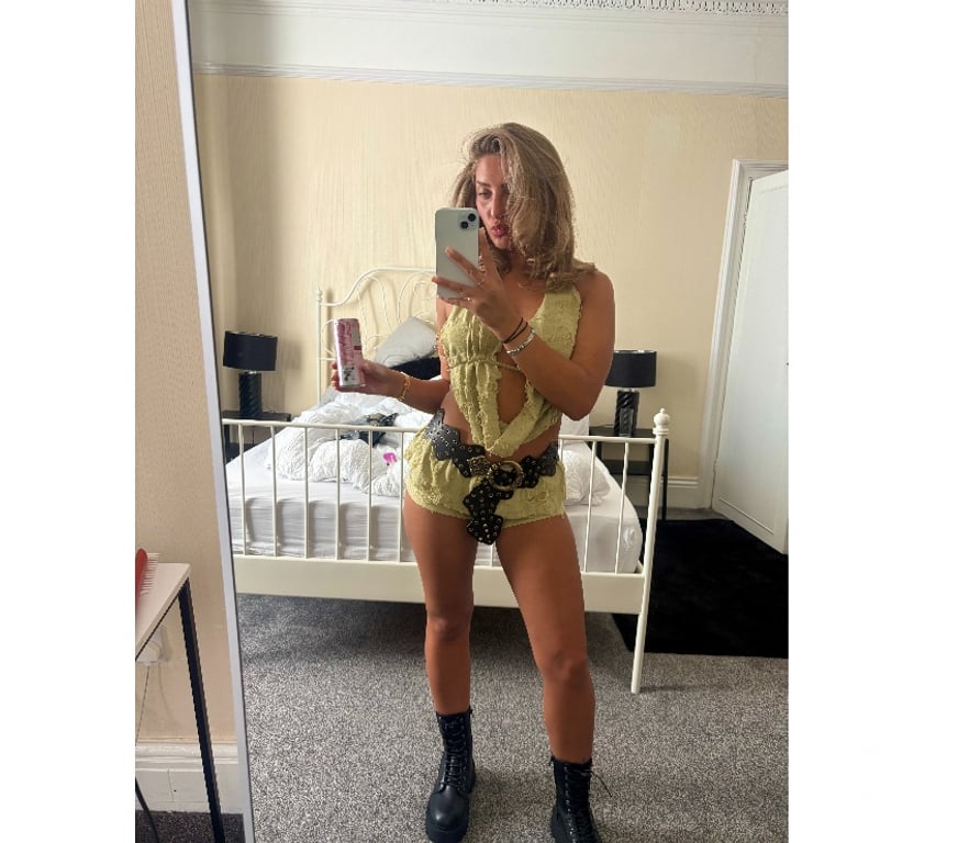 Escorts East London Hoxton Station - East London - Photos for British Blonde Bombshell