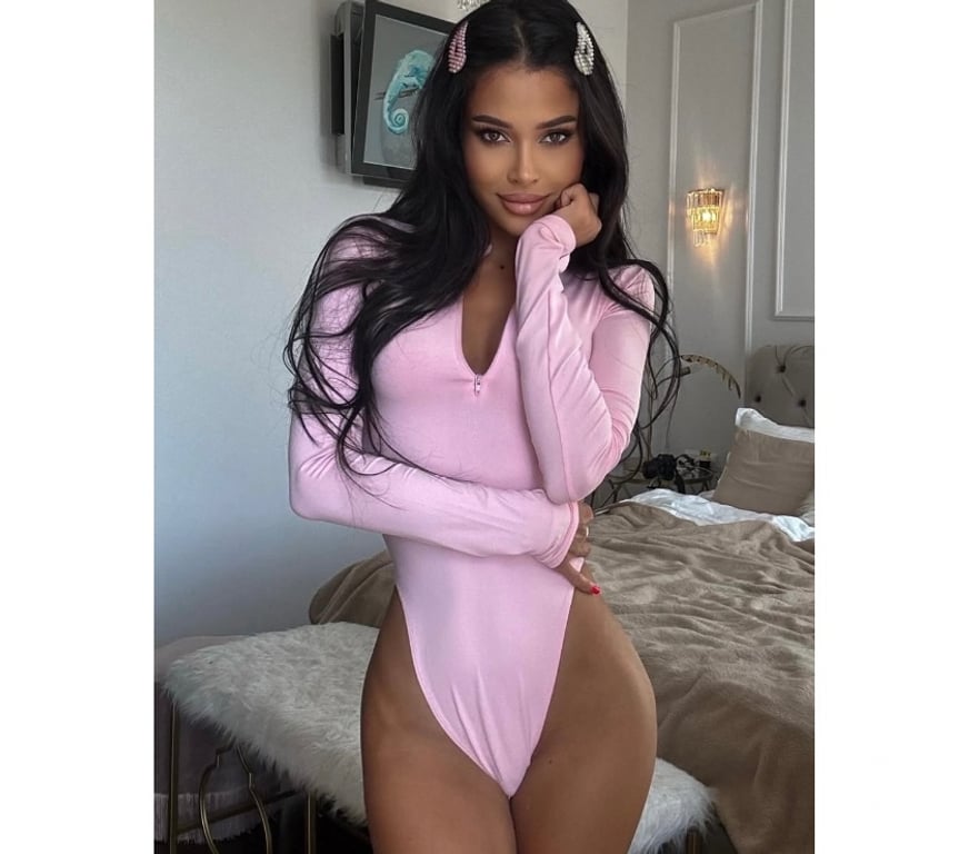 Escorts Cardiff Cardiff City Centre - Cardiff - Photos for New party girl in uk ! Owo kiss 💋 🎉🥳