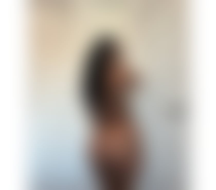 Escorts East London North Greenwich Station - East London - Photos for Brazilian brunette with curly hair