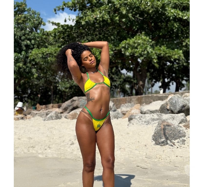 Escorts North West London Wembley Park - North West London - Photos for Brazilian brunette with curly hair