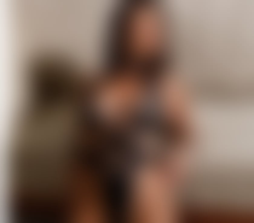 HOTTEST🔥PARTY GIRL🥂IN TOWN🫦