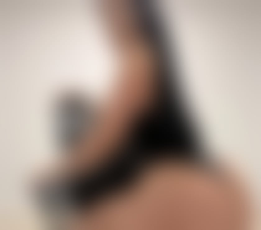 FULL SERVICE AMANDA NEW IN TOWN