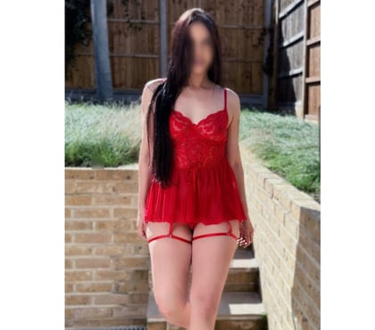  Escorts Redhill Reigate and Banstead - Photos for Naughty HANNA Sexy Girl Hot Ass 🍑🍑💦💦 💋