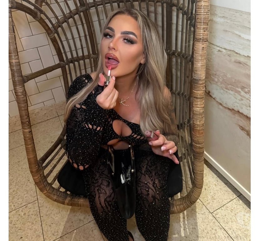 Escorts Hertfordshire North Hertfordshire - Photos for 🔥 🅢🅔🅧🅨 🅑🅛🅞🅝🅓🅔🔥