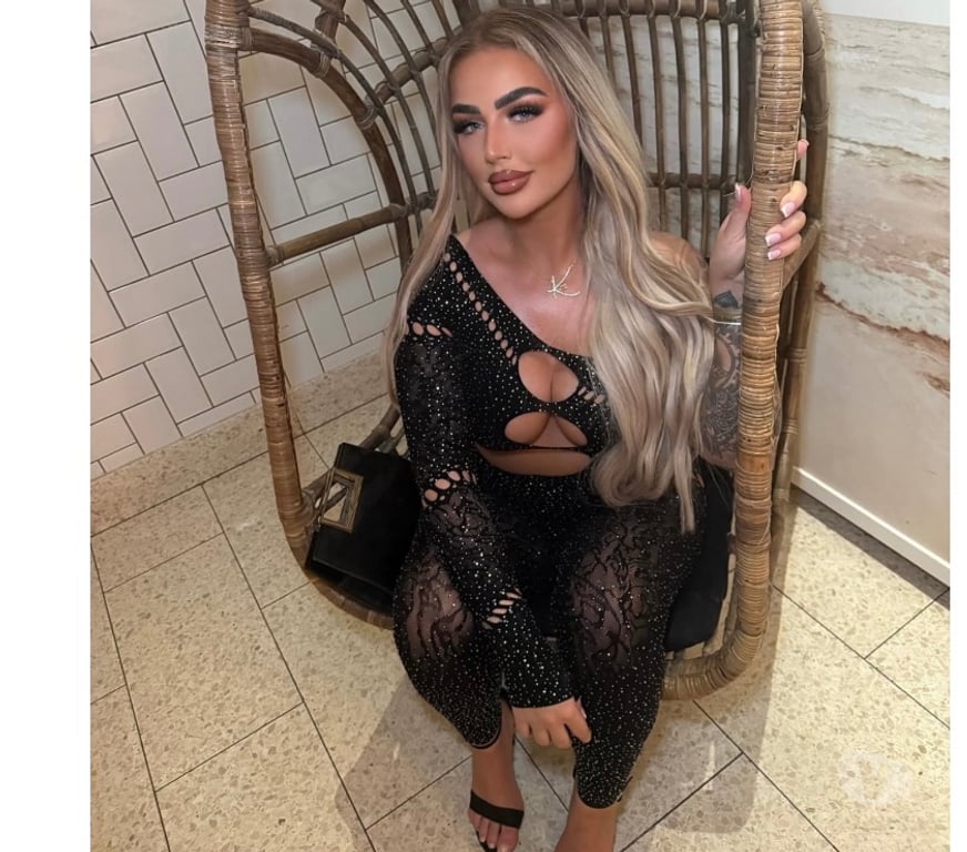 Escorts Hertfordshire North Hertfordshire - Photos for 🔥 🅢🅔🅧🅨 🅑🅛🅞🅝🅓🅔🔥