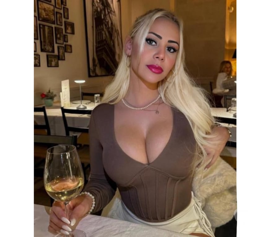 Trans Escorts Nottinghamshire Nottingham - Photos for Sexy Blonde TRANSEXUAL BOMBSHELL in NG1