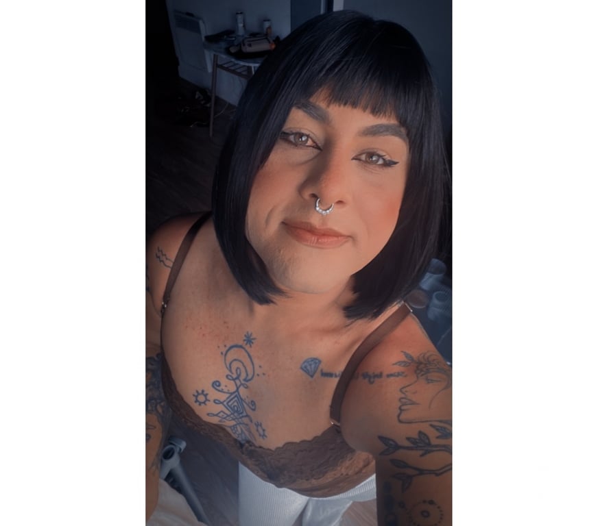 Trans Escorts West Midlands Birmingham - Photos for Hot Brasil trans woman First time in Birmigham🍆🍑