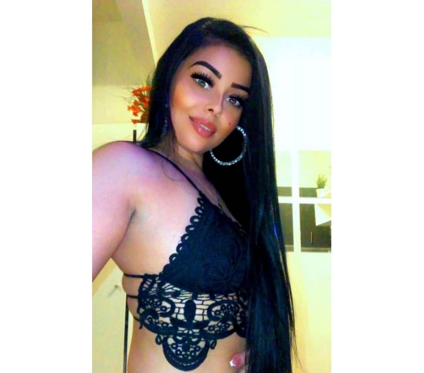 Escorts Hertfordshire Watford - Photos for BRUNETTE ZAFIRA