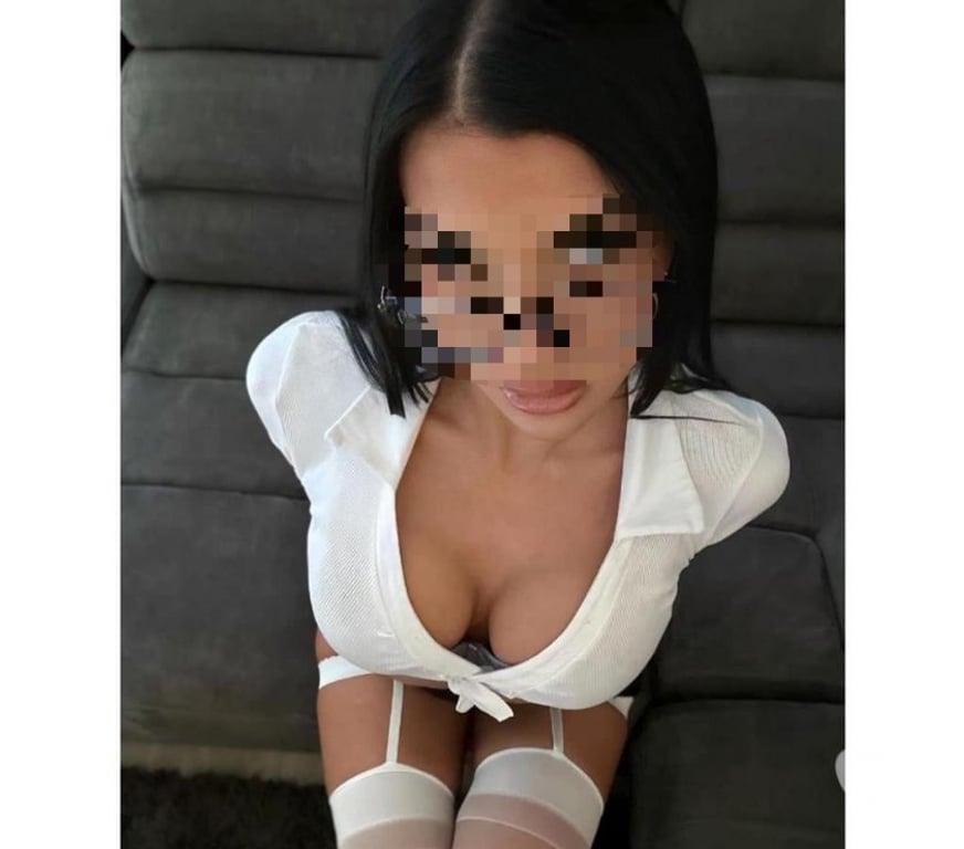 Escorts Gloucestershire Cheltenham - Photos for Emma, classy , genuine, outcall , party playful