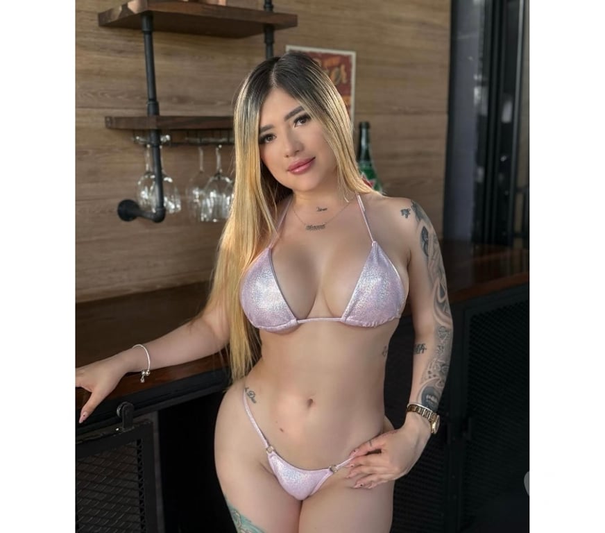 Escorts South West London Fulham Broadway - South West London - Photos for ✨ Blonde Bombshell in Town Ready to Rock Your World 🔥