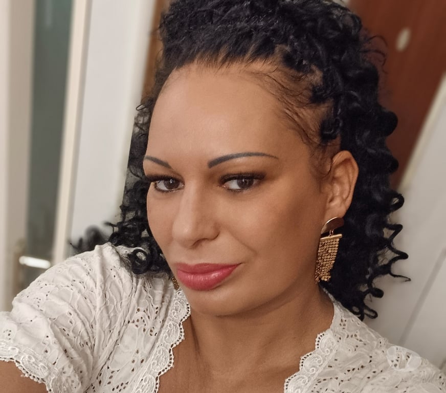 Escorts North West London Harrow - Photos for Sexy milf simona back!best service