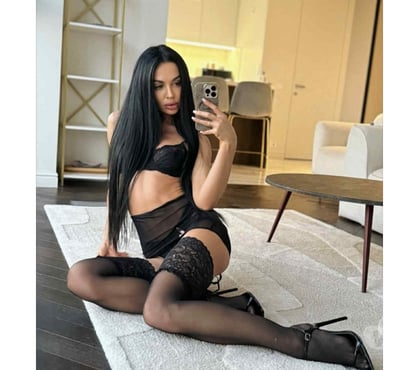 Escorts Watford High Street Station Watford - Photos for Hi I'm Alina just for you outcall