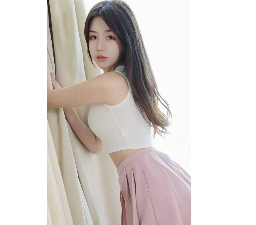 Escorts Renfrewshire Abbotsinch - Renfrewshire - Photos for Mysterious Companion • Confidential & Warm 🌙