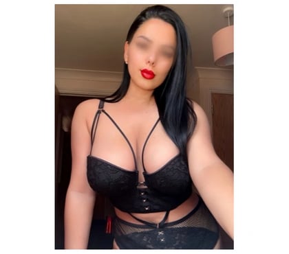 Escort Luton Town Centre Luton - Photos for Aishaa new party Girls in Town Best best servicii