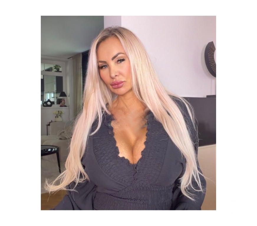 Adult Entertainment Greater Manchester Manchester - Photos for HORNY MILF 07902067614