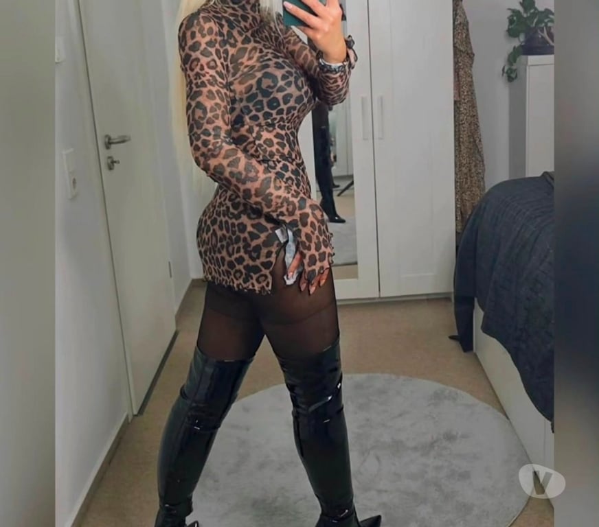 Adult Entertainment Greater Manchester Manchester - Photos for HORNY MILF 07902067614