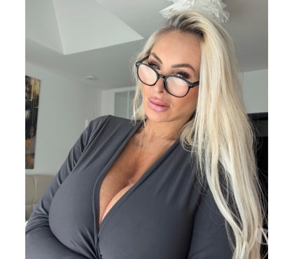 Adult Entertainment Piccadilly Manchester - Photos for HORNY MILF 07902067614