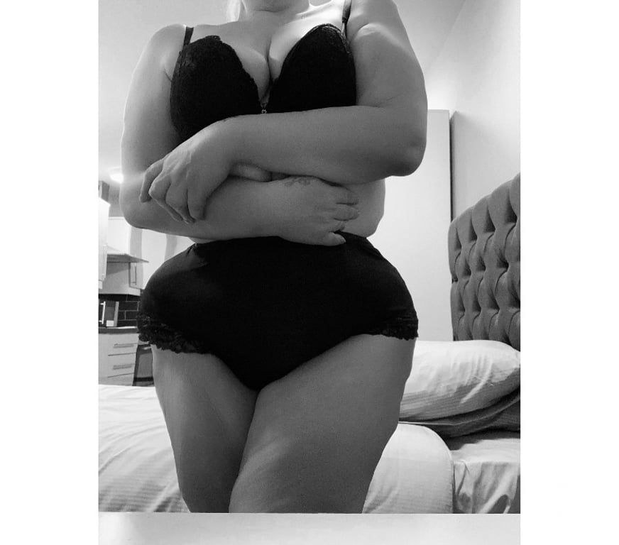 Escorts Merseyside Wirral - Photos for Fun, sassy English blonde in Wirral x