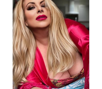 Escorts Birkenhead Wirral - Photos for Soft, friendly English cougar!