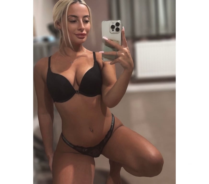 Escorts Wrexham - Wales Wrexham City Centre - Wrexham - Photos for Naughty blonde in town real pictures