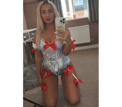 Escorts Wrexham City Centre Wrexham - Wales - Photos for Naughty blonde in town real pictures