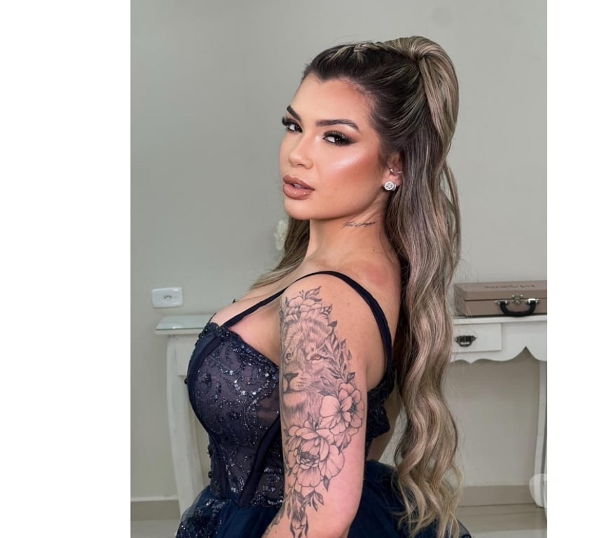 Escorts East London Canary Wharf Station - East London - Photos for 🥵 Gorgeous Curvy petit 👻 Brazilian party girl 🎃