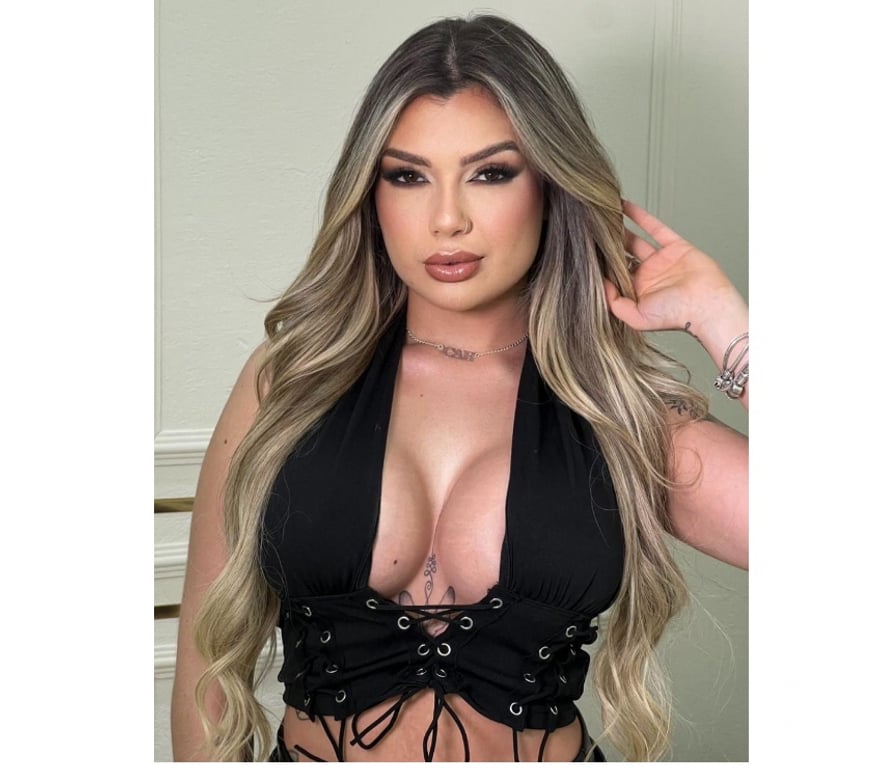 Escorts East London Canary Wharf Station - East London - Photos for 🥵 Gorgeous Curvy petit 👻 Brazilian party girl 🎃