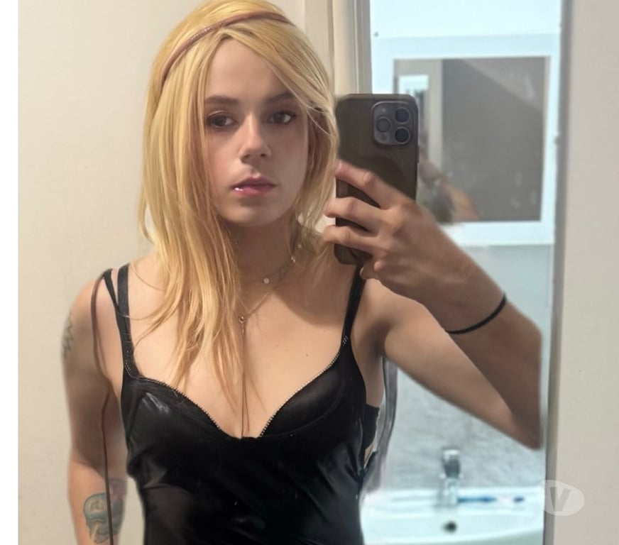 Trans Escorts Lancashire Blackpool - Photos for Kelly very Fem NaughtyTgirl who loves servicing and pleasin