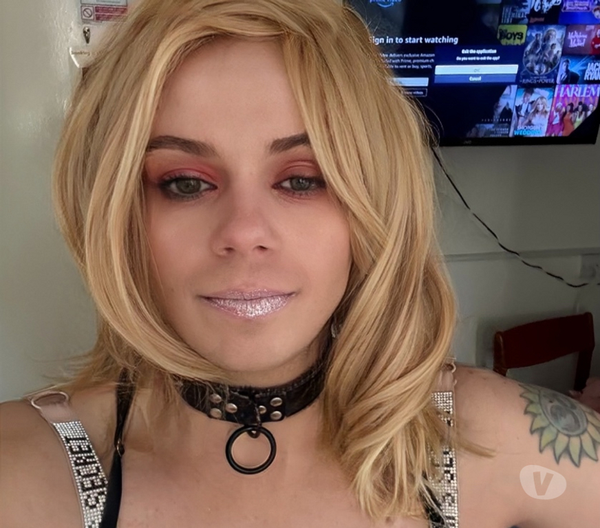Trans Escorts Lancashire Blackpool - Photos for Kelly very Fem NaughtyTgirl who loves servicing and pleasin