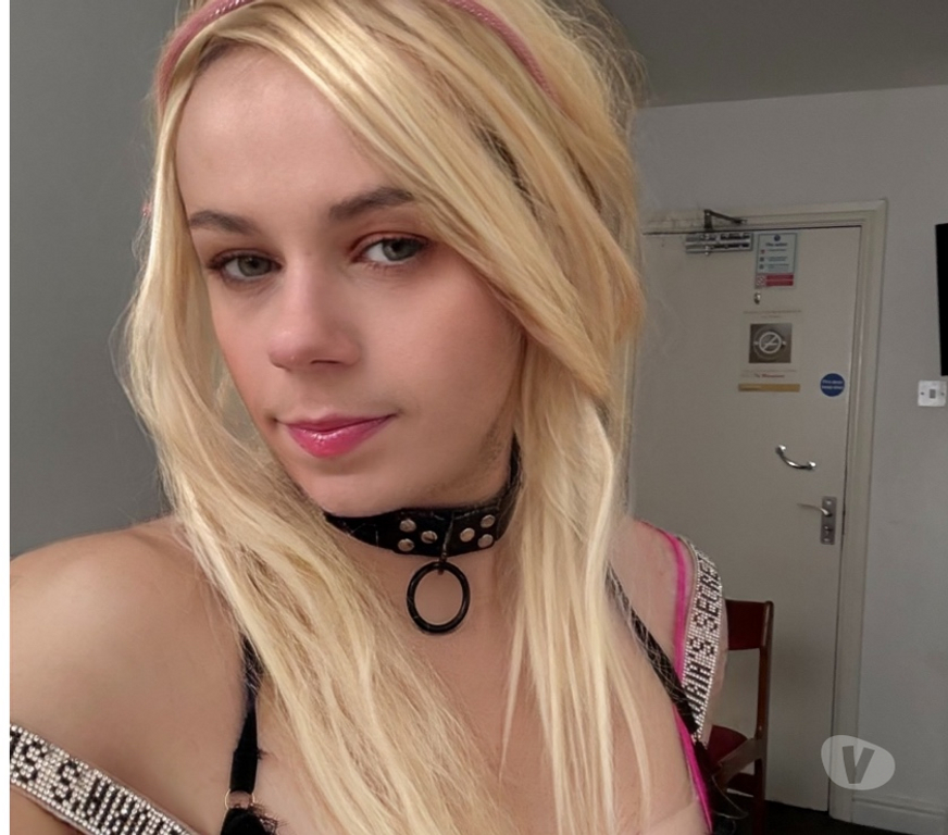 Trans Escorts Lancashire Blackpool - Photos for Kelly very Fem NaughtyTgirl who loves servicing and pleasin