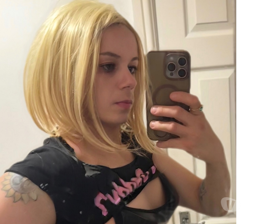 Trans Escorts Lancashire Blackpool - Photos for Kelly very Fem NaughtyTgirl who loves servicing and pleasin