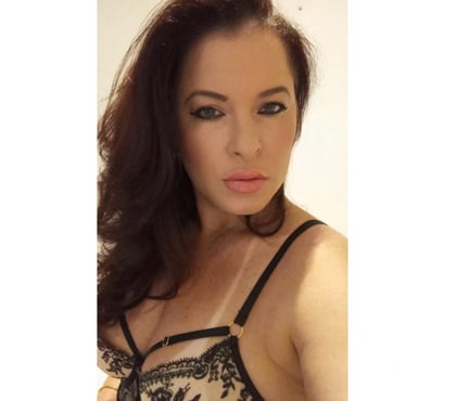 Fetish Escorts & Erotic Massage Sutton Town Centre Sutton - Photos for PAOLA 🍷 PIC 100% REAL💃