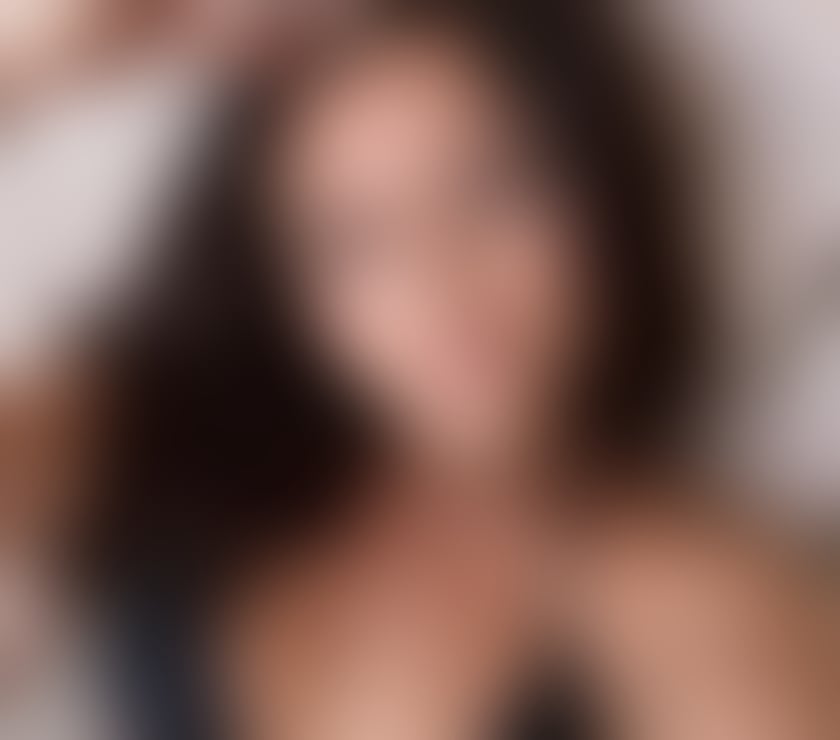 Escorts Hampshire Southampton - Photos for Hi new town shopia party 🥳 💯🥂incall and outcall24h